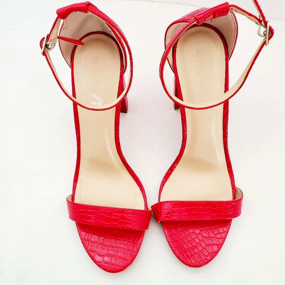 Wild Diva Red Croc-Embossed Ankle Strap Sandals Size 8 - Picture 5 of 9